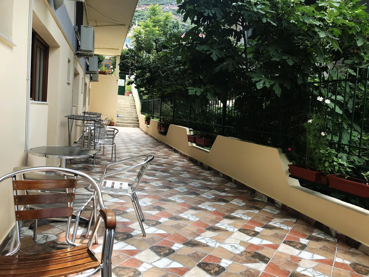 Vlorë Flutura Apartments מראה חיצוני תמונה